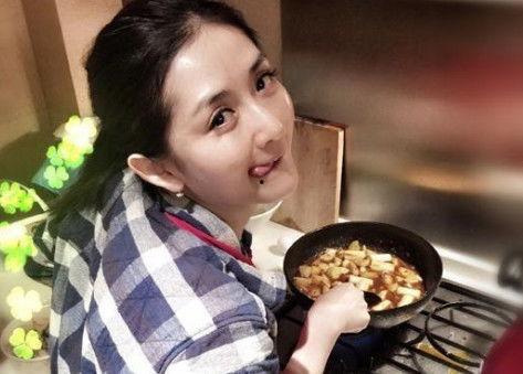 超级美味明星嘉宾,明星嘉宾齐聚一堂，共享美食盛宴
